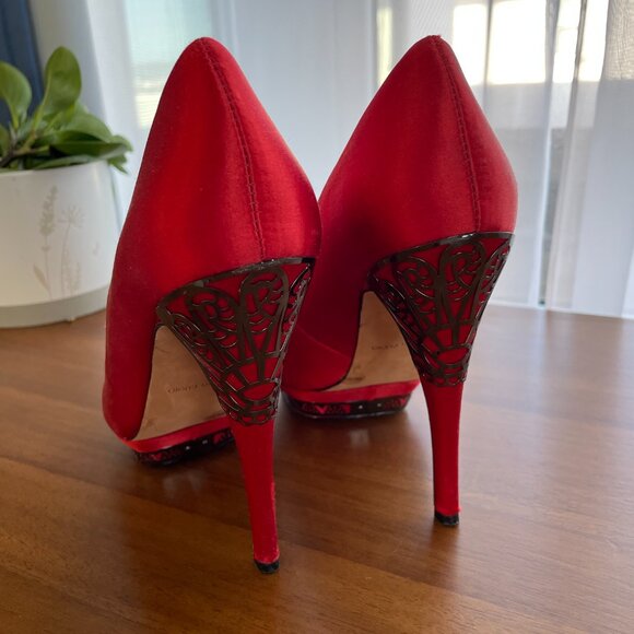 BCBG Maxazria || Peep-toe Pumps Heelswith Intricate Detail Red - EUC - Size 6.5B - Picture 2 of 5